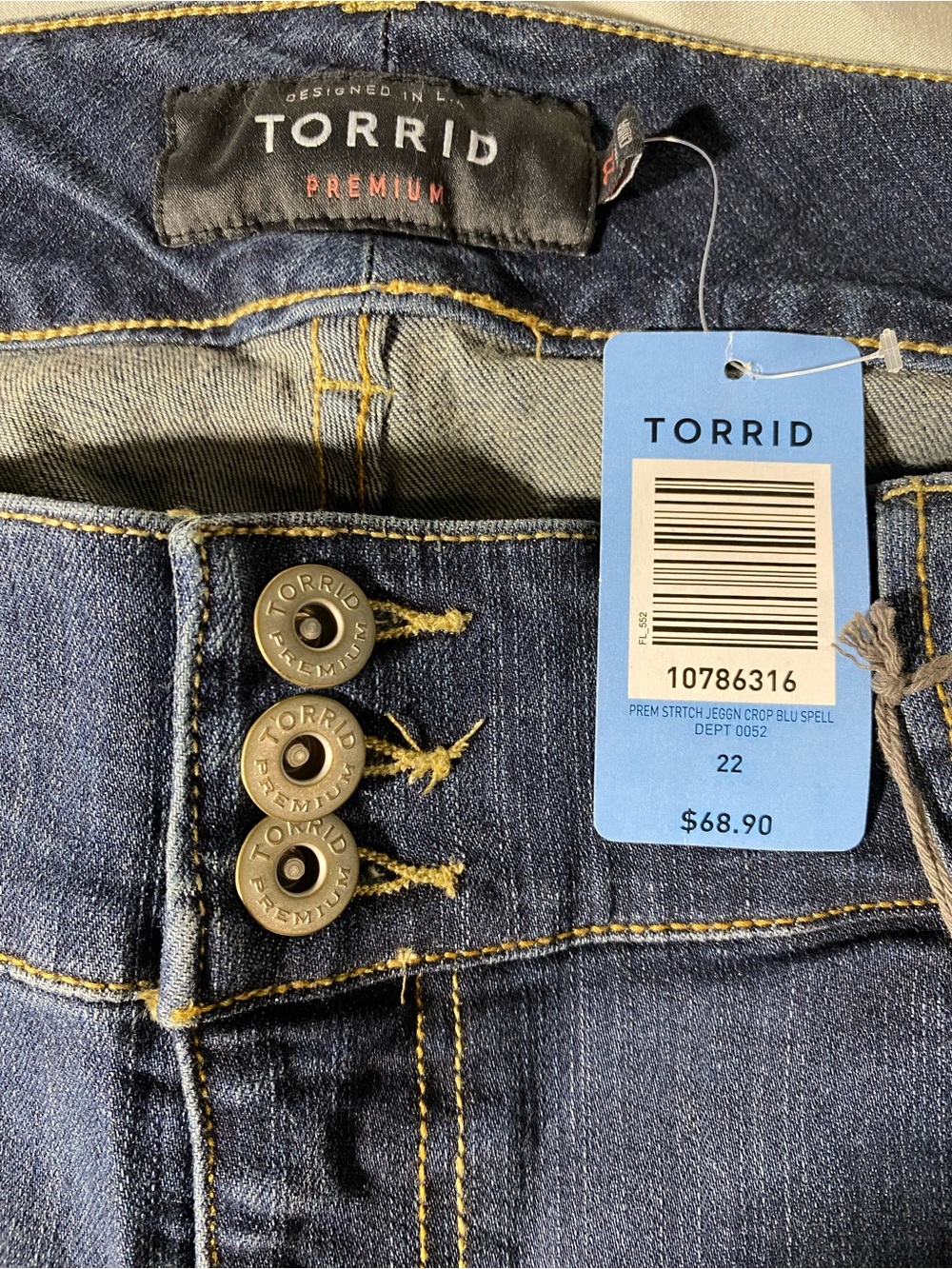 Torrid Women's Blue Distressed Crop Jeans - Picture 3 of 6